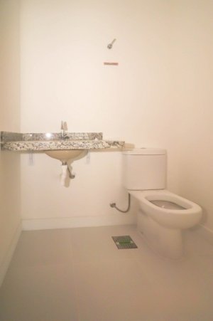 Salas/Conjuntos com 115m² no bairro Cristo Redentor em Porto Alegre para Alugar