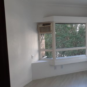 Salas/Conjuntos com 29m² no bairro Petrópolis em Porto Alegre para Alugar