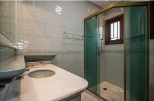 Casa comercial com 250m² no bairro Menino Deus em Porto Alegre para Alugar