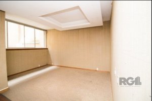 Casa com 288m², 4 dormitórios no bairro Auxiliadora em Porto Alegre para Comprar