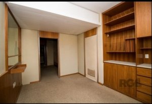 Casa com 288m², 4 dormitórios no bairro Auxiliadora em Porto Alegre para Comprar