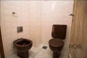 Casa com 288m², 4 dormitórios no bairro Auxiliadora em Porto Alegre para Comprar