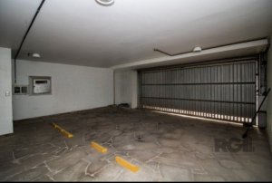 Casa com 288m², 4 dormitórios no bairro Auxiliadora em Porto Alegre para Comprar