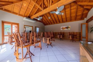 Casa com 520m², 4 dormitórios no bairro Três Figueiras em Porto Alegre para Alugar