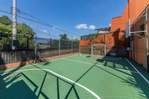 Casa com 520m², 4 dormitórios no bairro Três Figueiras em Porto Alegre para Alugar