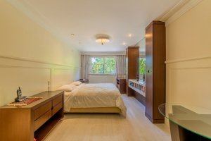 Casa com 520m², 4 dormitórios no bairro Três Figueiras em Porto Alegre para Alugar