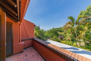 Casa com 520m², 4 dormitórios no bairro Três Figueiras em Porto Alegre para Alugar