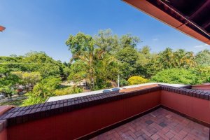 Casa com 520m², 4 dormitórios no bairro Três Figueiras em Porto Alegre para Alugar