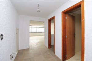 Casa comercial com 376m² no bairro Três Figueiras em Porto Alegre para Alugar