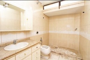 Casa comercial com 376m² no bairro Três Figueiras em Porto Alegre para Alugar