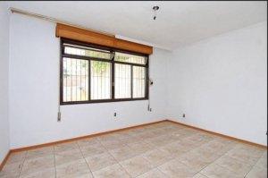 Casa comercial com 376m² no bairro Três Figueiras em Porto Alegre para Alugar