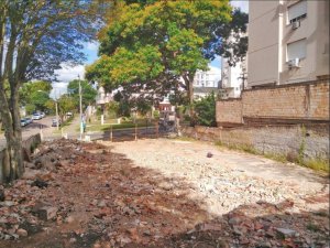 Terreno com 600m² no bairro Chácara das Pedras em Porto Alegre para Alugar