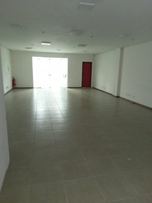 Loja com 98m² no bairro Petrópolis em Porto Alegre para Alugar