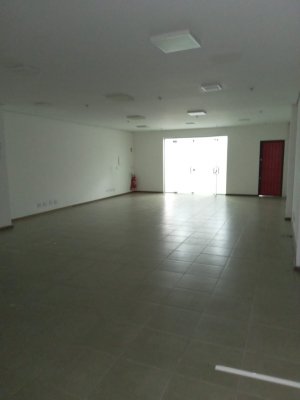 Loja com 98m² no bairro Petrópolis em Porto Alegre para Alugar