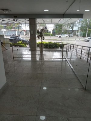 Loja com 98m² no bairro Petrópolis em Porto Alegre para Alugar