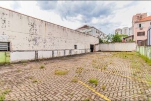 Depósito/Pavilhão com 1600m² no bairro Vila Ipiranga em Porto Alegre para Alugar