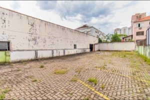 Depósito/Pavilhão com 1600m² no bairro Vila Ipiranga em Porto Alegre para Alugar