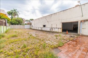 Depósito/Pavilhão com 1600m² no bairro Vila Ipiranga em Porto Alegre para Alugar