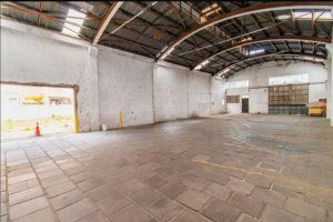 Depósito/Pavilhão com 1600m² no bairro Vila Ipiranga em Porto Alegre para Alugar