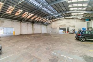 Depósito/Pavilhão com 1600m² no bairro Vila Ipiranga em Porto Alegre para Alugar