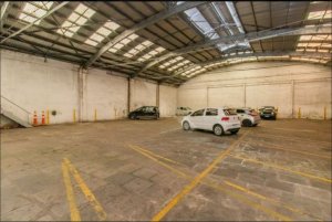 Depósito/Pavilhão com 1600m² no bairro Vila Ipiranga em Porto Alegre para Alugar