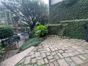 Casa comercial com 390m² no bairro Petrópolis em Porto Alegre para Alugar