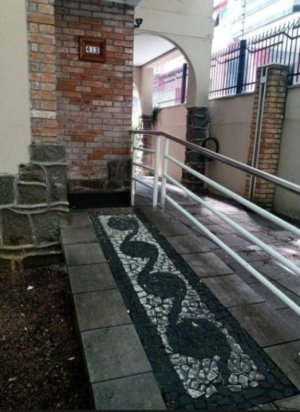 Casa comercial com 400m² no bairro Moinhos de Vento em Porto Alegre para Alugar