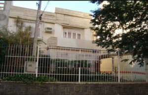 Casa comercial com 300m² no bairro Independência em Porto Alegre para Alugar