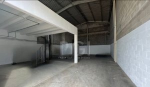 Depósito/Pavilhão com 150m² no bairro Sarandi em Porto Alegre para Alugar