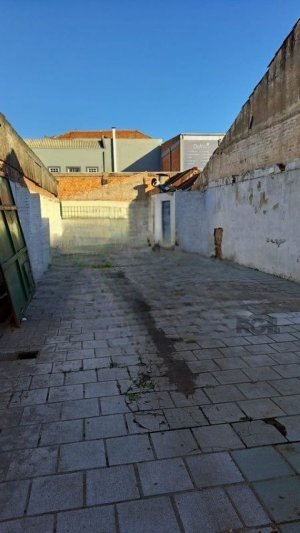 Depósito/Pavilhão com 200m² no bairro Floresta em Porto Alegre para Alugar