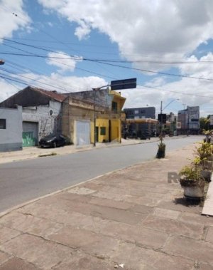 Galpão com 200m² no bairro Floresta em Porto Alegre para Alugar