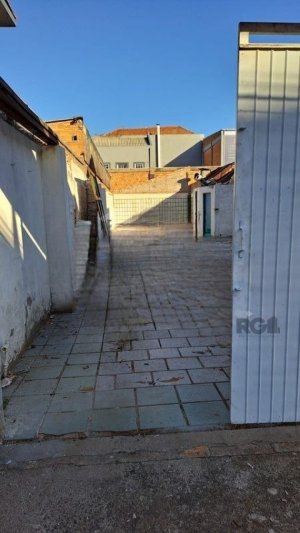 Galpão com 200m² no bairro Floresta em Porto Alegre para Alugar
