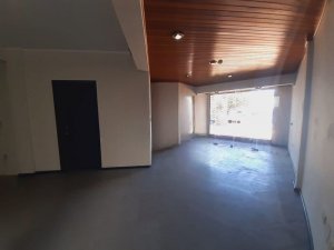 Depósito/Pavilhão com 9500m² no bairro Sarandi em Porto Alegre para Alugar