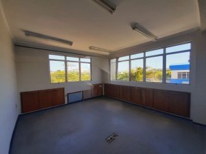 Depósito/Pavilhão com 9500m² no bairro Sarandi em Porto Alegre para Alugar