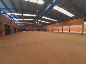 Depósito/Pavilhão com 9500m² no bairro Sarandi em Porto Alegre para Alugar