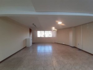 Galpão com 360m² no bairro São João em Porto Alegre para Alugar