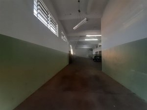 Galpão com 360m² no bairro São João em Porto Alegre para Alugar