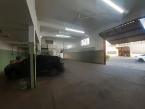 Galpão com 360m² no bairro São João em Porto Alegre para Alugar
