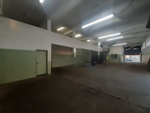 Galpão com 360m² no bairro São João em Porto Alegre para Alugar