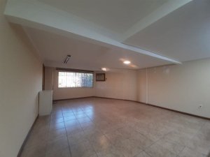 Depósito/Pavilhão com 360m² no bairro São João em Porto Alegre para Alugar