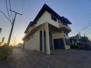 Galpão com 360m² no bairro São João em Porto Alegre para Alugar
