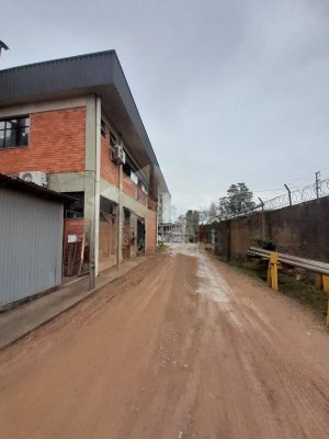 Galpão com 2.400m² no bairro Navegantes em Porto Alegre para Alugar