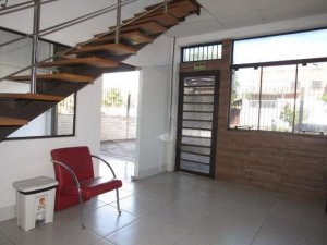 Galpão com 195m² no bairro Sarandi em Porto Alegre para Alugar