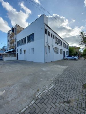 Depósito/Pavilhão com 587m² no bairro São Geraldo em Porto Alegre para Alugar