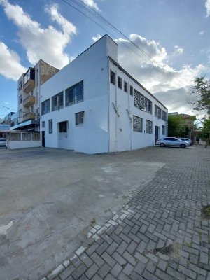 Galpão com 587m² no bairro São Geraldo em Porto Alegre para Alugar
