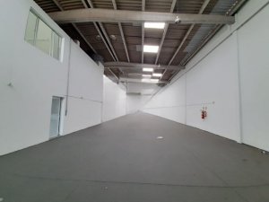 Galpão com 803m² no bairro Sarandi em Porto Alegre para Alugar