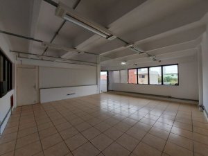 Galpão com 250m² no bairro Santa Maria Goretti em Porto Alegre para Alugar