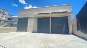 Depósito/Pavilhão com 480m² no bairro Glória em Porto Alegre para Alugar