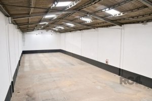 Depósito/Pavilhão com 760m² no bairro Jardim Lindóia em Porto Alegre para Alugar