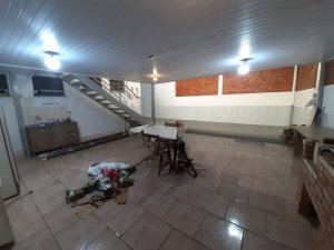 Galpão com 320m² no bairro Santa Maria Goretti em Porto Alegre para Alugar